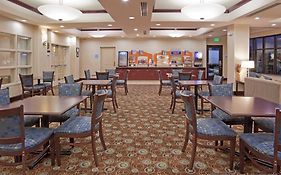 Holiday Inn Express & Suites Clovis Fresno Area